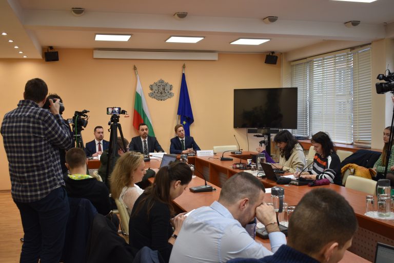 Министър Богданов: Бъдещото ефективно развитие на държавните предприятия ще мине през преструктуриране
